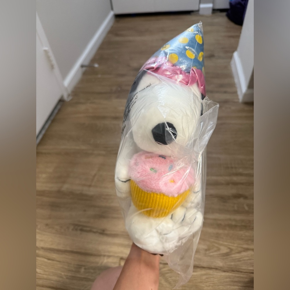 NWT/NIB Snoopy Birthday Cupcake & Party Hat Plushie - 12 inch - Picture 8 of 11